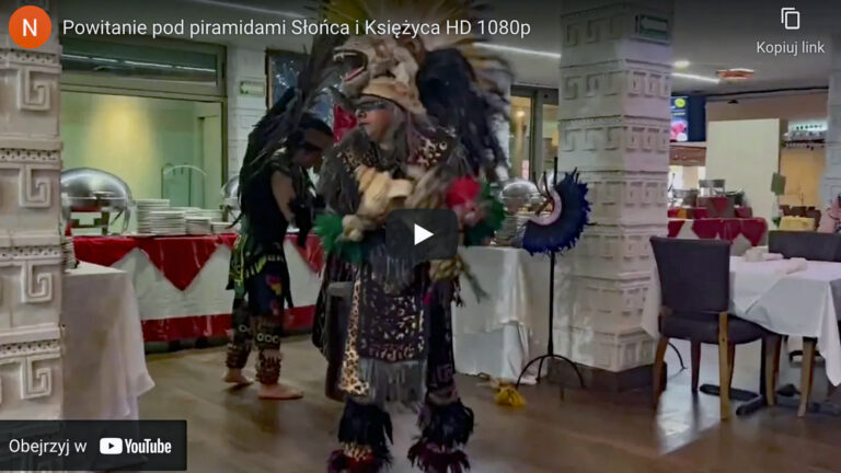 Powitanie pod piramidą Słońca